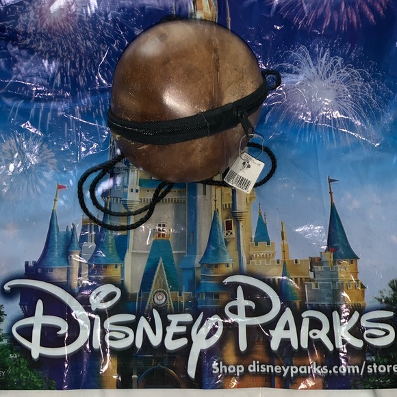 Coconut Purse NWT: Zip-up Closure, Lined, & Drawstring Inside, Leis Included - Picture 10 of 10